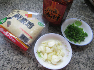 香辣鲜素鸡的做法步骤：1