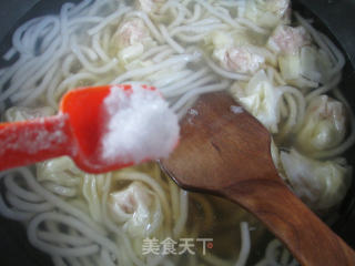 馄饨土豆粉条的做法步骤：6