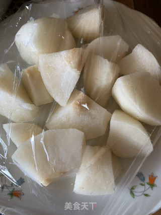 冰糖雪梨炖银耳的做法步骤：3