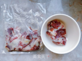 火腿焖笋的做法步骤：1