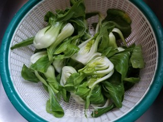 卤牛腱汤面的做法步骤：2