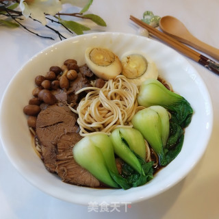 卤牛腱汤面的做法步骤：9