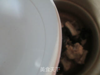黑木耳蒲瓜排骨汤的做法步骤：3