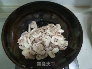 口蘑炒肉片的做法步骤：6