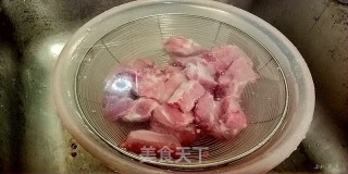 糖醋排骨的做法步骤：1