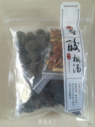 酸梅汤的做法步骤：1