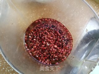 黑玉米红豆豆浆的做法步骤：2