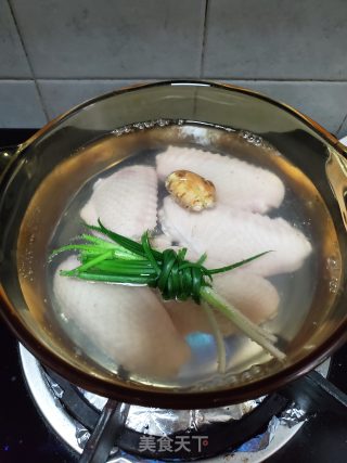 水晶鸡中翅的做法步骤：4