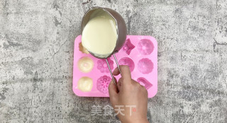 清凉夏日自制巧克力脆皮冰淇淋的做法步骤：4