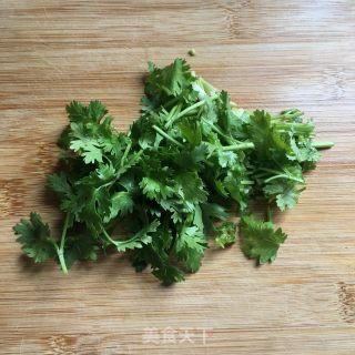 香菜拌黄瓜的做法步骤：2
