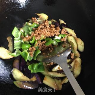 青椒炒茄子的做法步骤：11