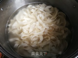 香菇卤捞刀削面的做法步骤：14