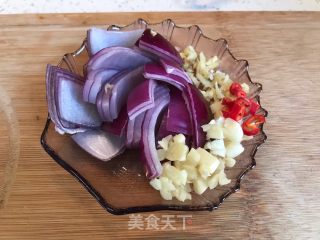鱼香茄子煲的做法步骤：3