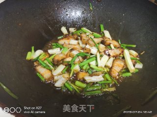 不老豆五花肉炒油豆腐的做法步骤：4