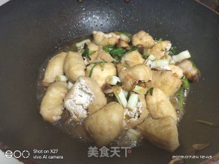 不老豆五花肉炒油豆腐的做法步骤：5