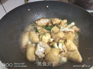 不老豆五花肉炒油豆腐的做法步骤：6