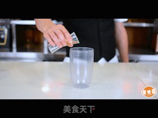 誉世晨奶茶培训——香茅莓果教程的做法步骤：3