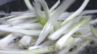 大暑节气，用名厨秘制拌面汁拌面，绝了！的做法步骤：2