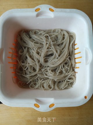 粉丝肉丝炒豆嘴的做法步骤：10