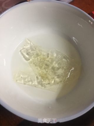大白兔奶糖布丁的做法步骤：3