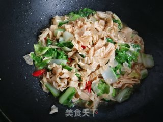 小白菜炒人造肉的做法步骤：9