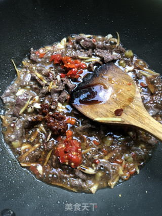 牛肉炒芹菜的做法步骤：6