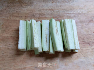 蚝油烧茄子的做法步骤：2