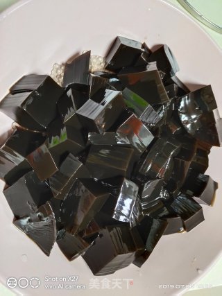 龟苓膏西米露的做法步骤：4