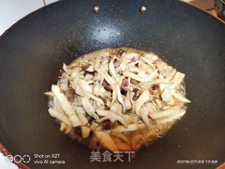 五花肉炒杏鲍菇的做法步骤：6