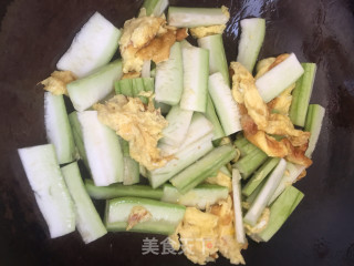 丝瓜炒鸡蛋的做法步骤：4