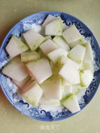 冬瓜排骨汤的做法步骤：2