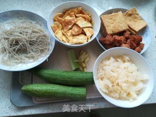 丝瓜丸子烩菜的做法步骤：1
