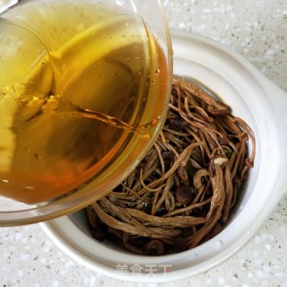 茶树菇炖鸡的做法步骤：10