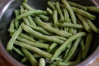 榄菜豆角的做法步骤：2