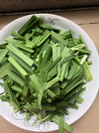河虾炒韭菜的做法步骤：1