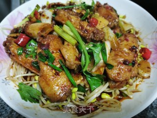 香辣鸡翅盖豆芽的做法步骤：4