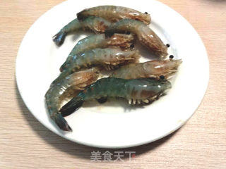 奶油蒜头虾的做法步骤：1