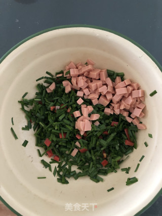 火腿杂蔬蛋饼的做法步骤：1