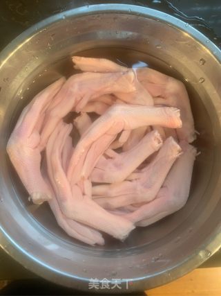 糟鹅掌鸭信的做法步骤：1