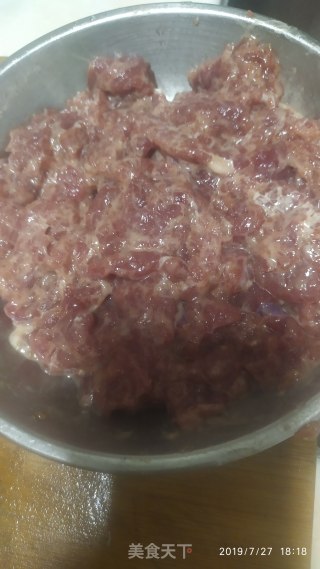 海茸蒸牛肉的做法步骤：1