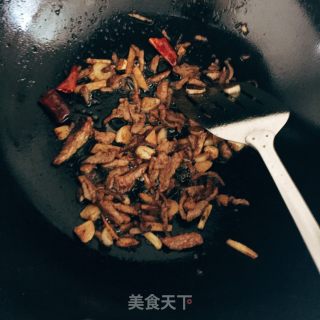 芹菜炒肉的做法步骤：3