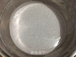 宝宝辅食黑米发糕的做法步骤：2