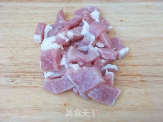 黄瓜炒肉片的做法步骤：2