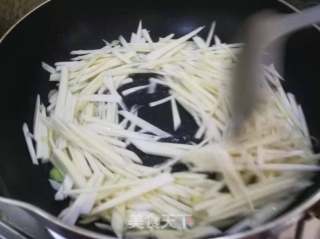 茭白摊蛋的做法步骤：3