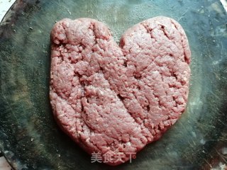 牛肉水饺的做法步骤：1