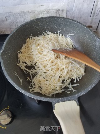 “快手餐”金针菇煎蛋的做法步骤：3