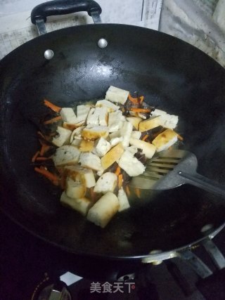木耳鸡蛋炒烧饼的做法步骤：5