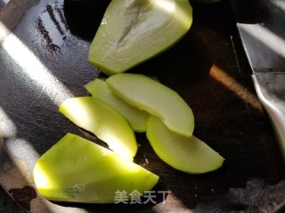 海米炒佛手瓜的做法步骤：4