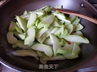 海米炒佛手瓜的做法步骤：7