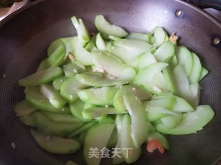 海米炒佛手瓜的做法步骤：8